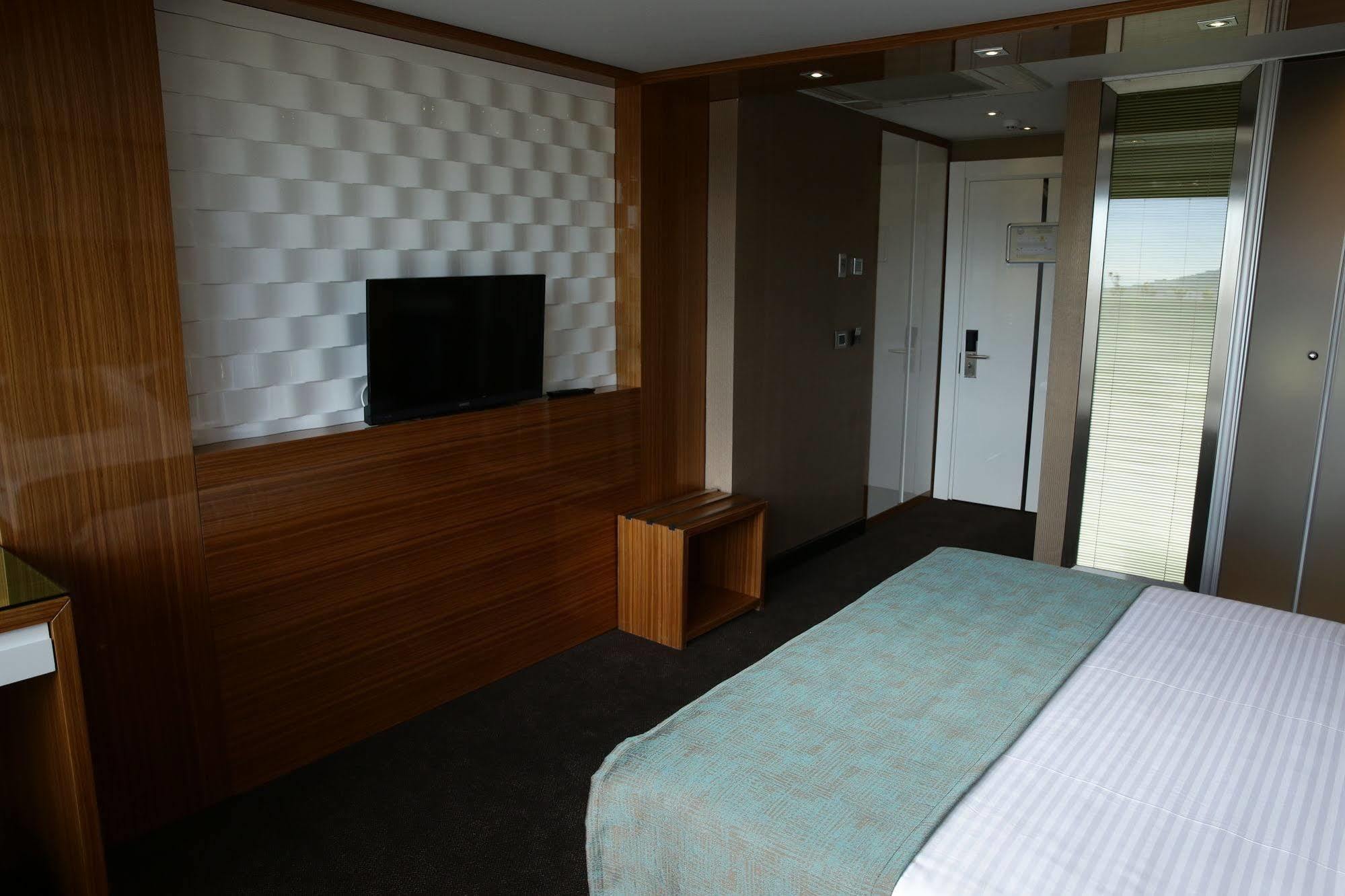 Atasehir Palace Hotel & Conference Istanbul Exteriör bild